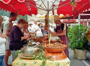 Marktstand in Forcalquier